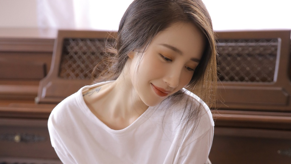 氣質居家美女高清電腦桌面壁紙壁紙【6】