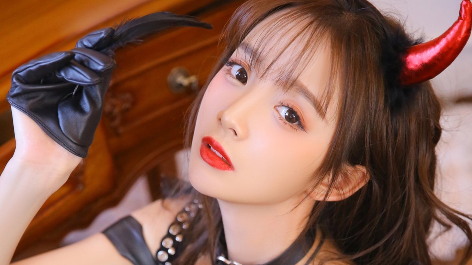 美女 小惡魔 美女模特壁紙