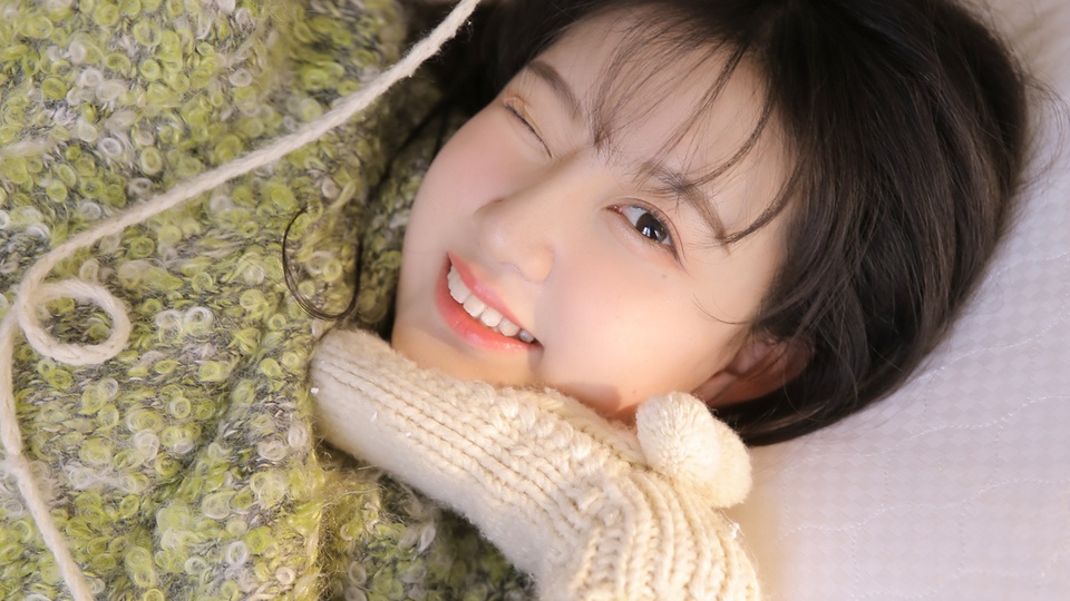 長髮美女溫暖寫真高清桌面壁紙壁紙