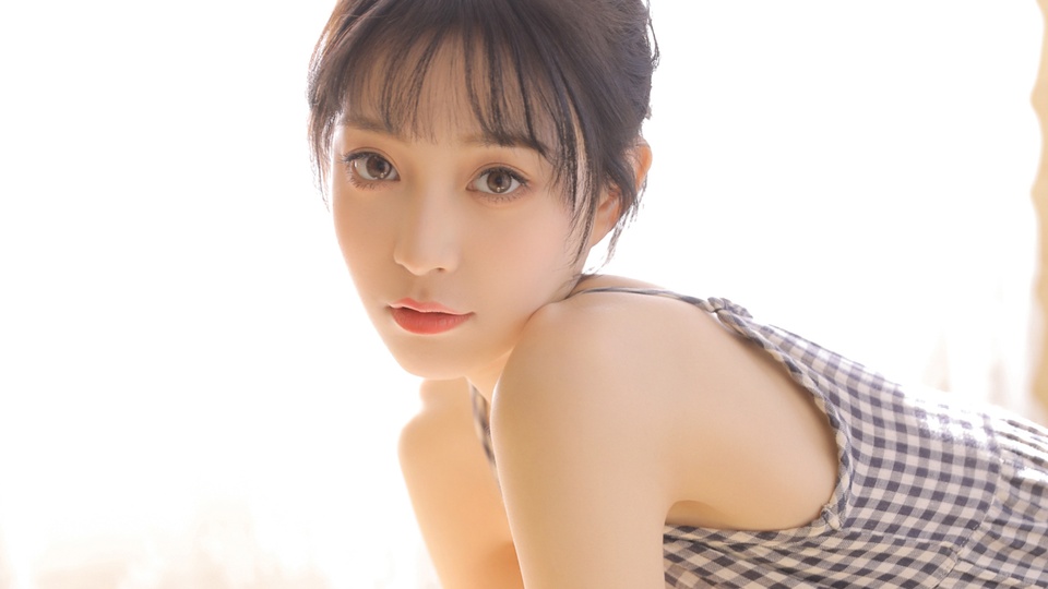 吊帶裙美女 性感 寫真圖片桌面壁紙壁紙