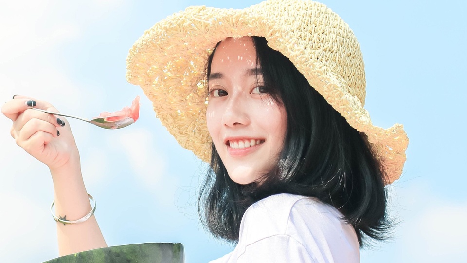 美女 夏日 西瓜 治癒 可愛 俏皮 美女模特壁紙