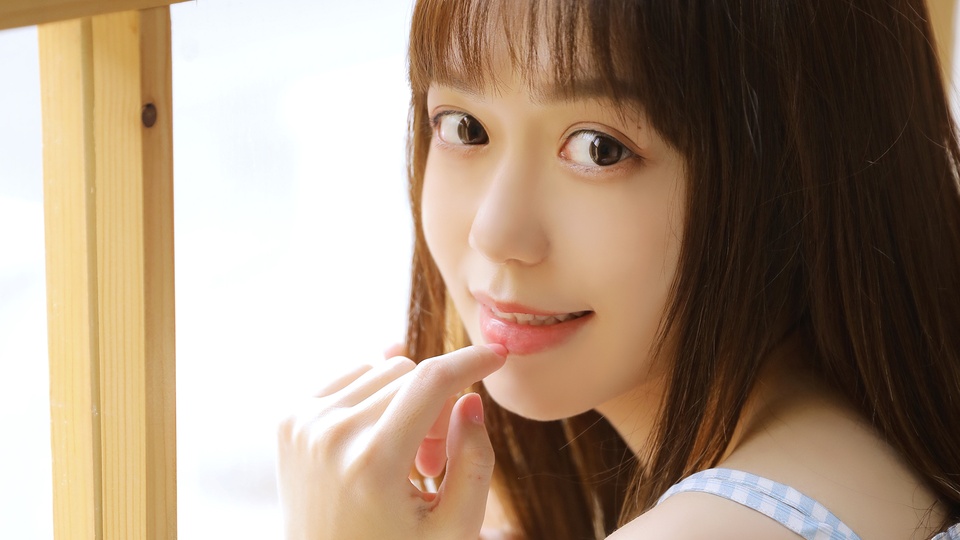 齊劉海美女居家寫真圖片桌面壁紙壁紙
